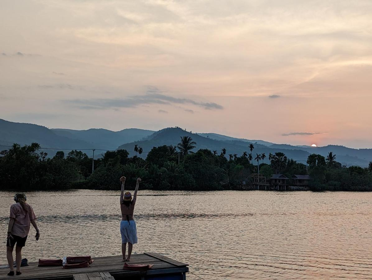 Yellow Sun Kampot Buitenkant foto